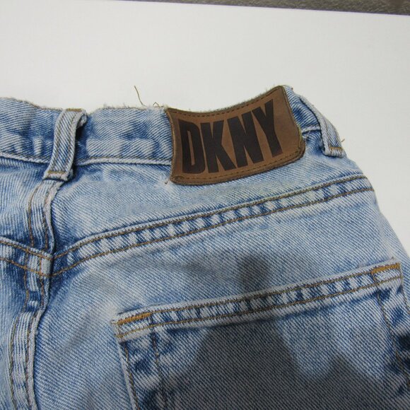 Vintage DKNY Jeans Women’s 6 Blue Straight Light Wash USA Made 90s - Picture 4 of 10